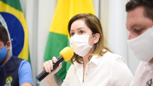 "Desculpa esfarrapada", diz coordenação de campanha de Socorro Neri sobre ausência de Bocalom em debate